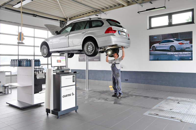 Moderne Fahrzeugannahme im Autohaus Kellner Moderne Fahrzeugannahme im Autohaus Kellner